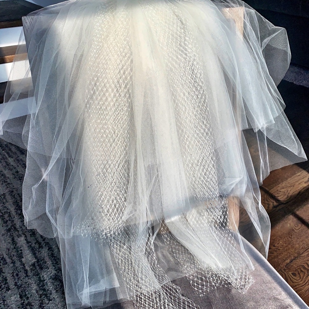 Chic Multi-layer tulle wedding veil w/Swarovski